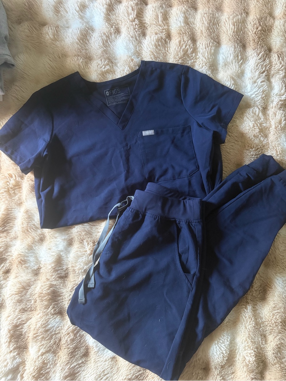 Figs Women's Navy Scrub Top & Jogger Set